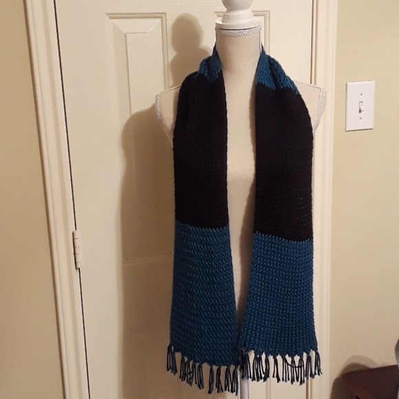 🌟Handmade Winter Fringed Scarf - Picture 3 of 3
